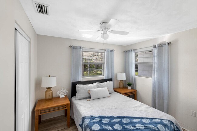 Building Photo - 631 Calhoun St