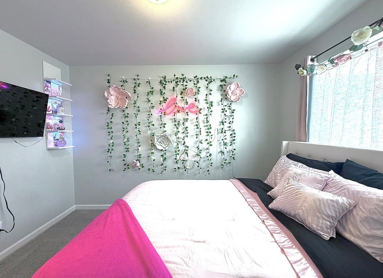 Building Photo - 16496 Pine Creek Dr