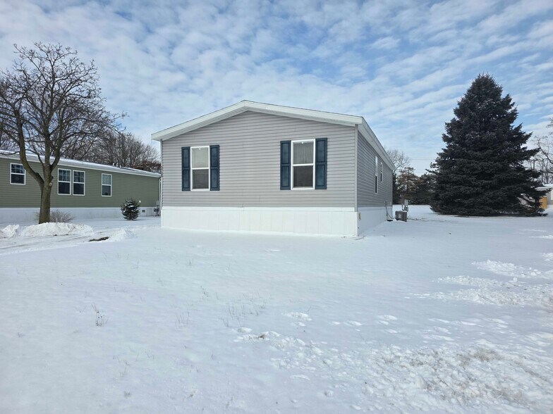 Building Photo - 3708 Cedar Loop