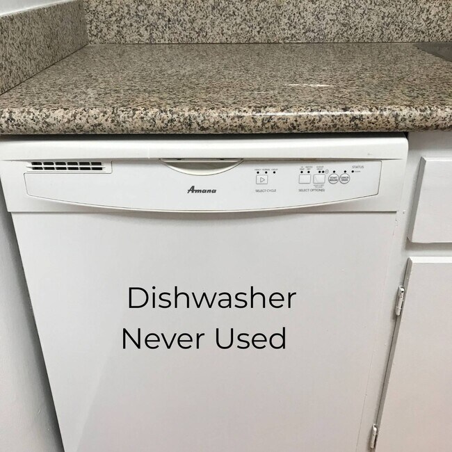 Building Photo - 1199 E 53rd St