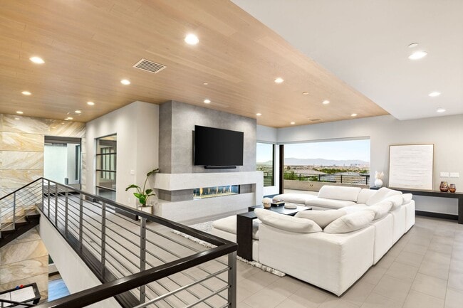 Building Photo - 11142 San Terrazo Pl