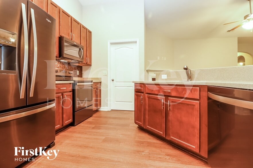 Building Photo - 505 Crossland Dr