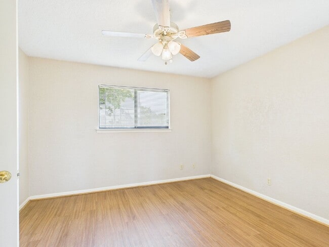 Building Photo - 298 Friendship Ln