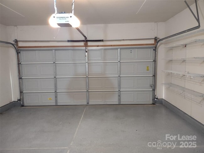 Building Photo - 2026 Durand Rd