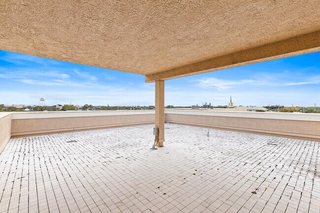 Building Photo - 47 SW Osceola St