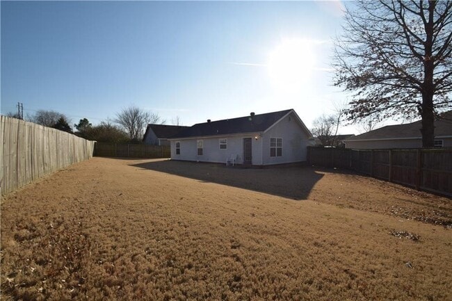 Building Photo - 803 SW Krug Rd