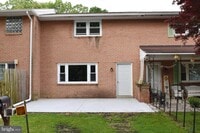 Building Photo - 1002 Laurich Dr