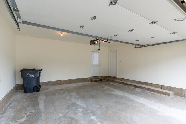 Building Photo - 5013-5015 Carrie Ridge Dr.