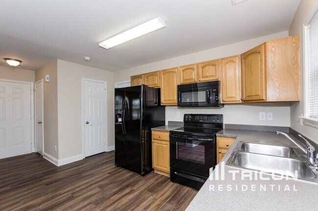 Building Photo - 2457 Terra Dr