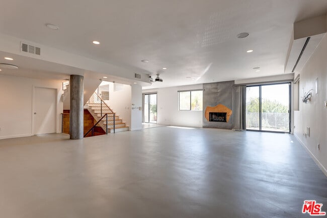 Building Photo - 2216 Bancroft Ave