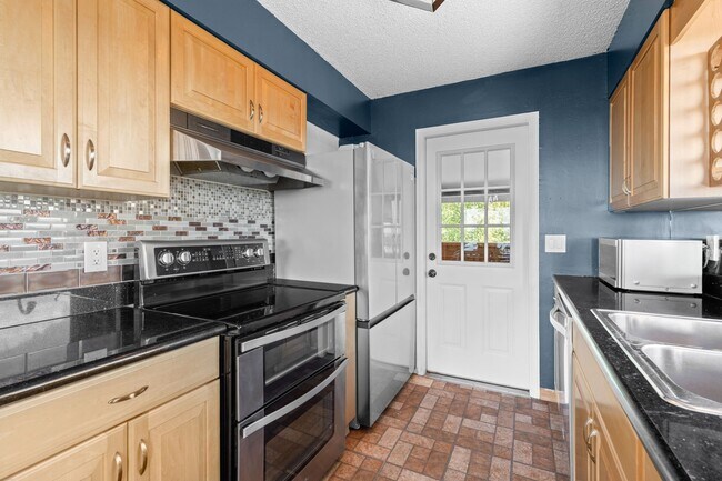 Building Photo - 848 Aspen Dr