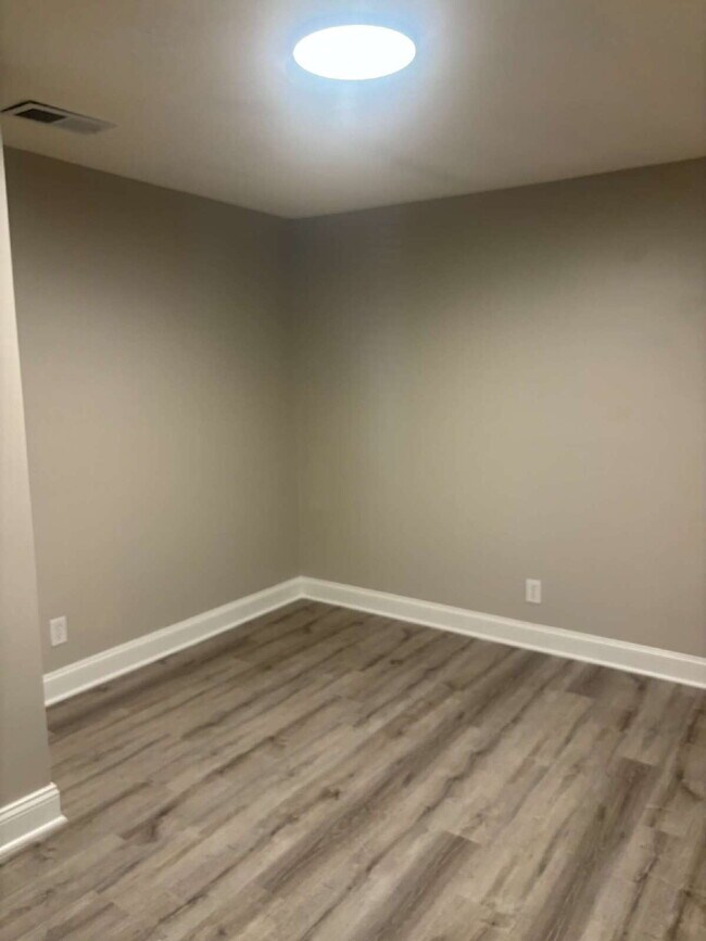 Building Photo - UNIQUE !  3-Bed Home with Scenic Views in ...