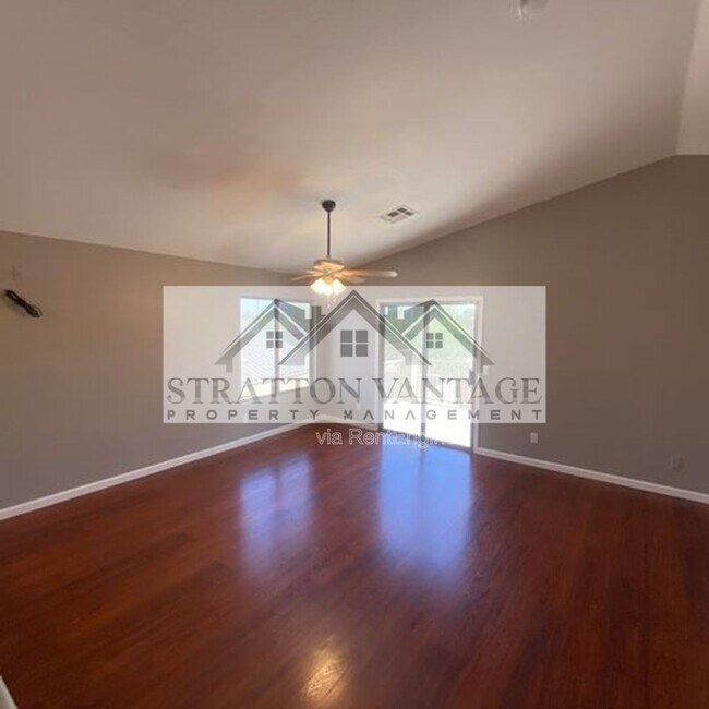 Building Photo - 10646 W Alvarado Rd