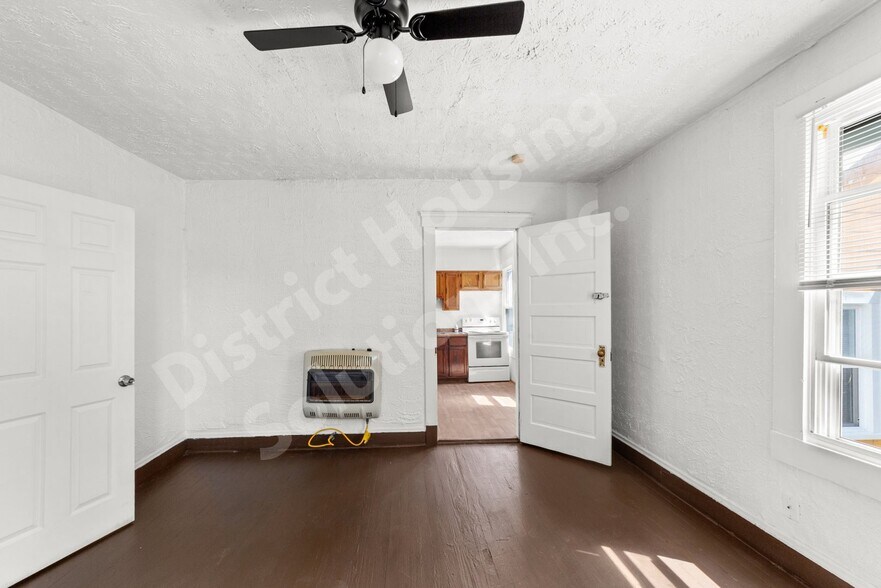 Building Photo - 8302 Sowinski Ave