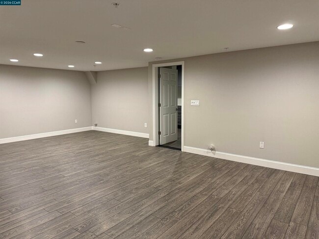 Building Photo - 64 Persimmon Walk