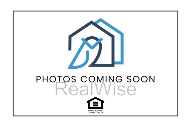 Building Photo - 3006 NE Red Oak Dr