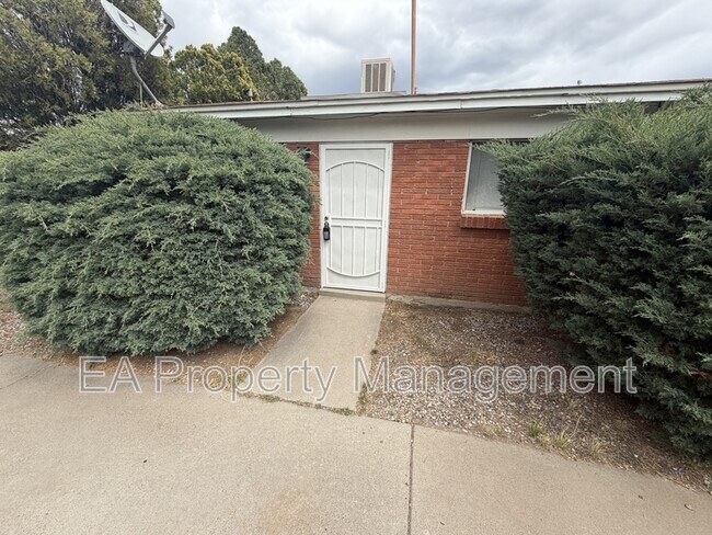 Building Photo - 10108 Comanche Rd NE