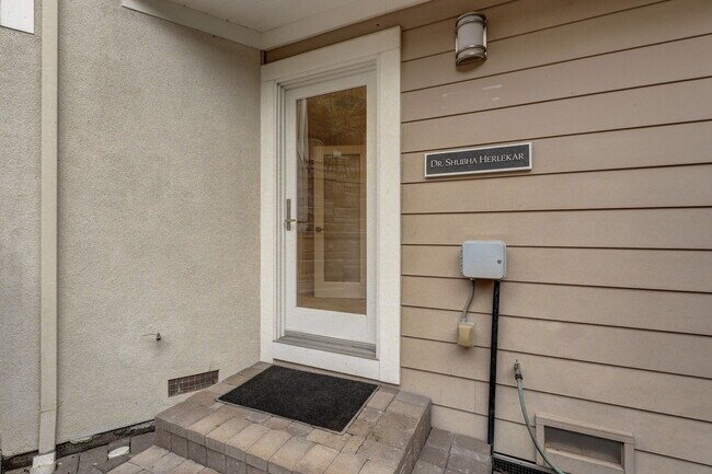 Building Photo - 140 Emerald Estates Ct