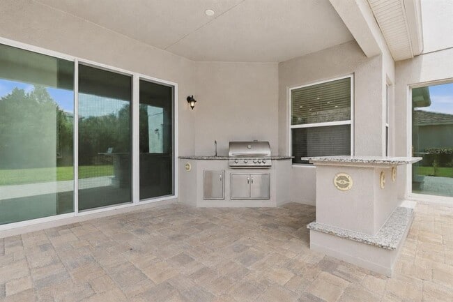 Building Photo - 30271 Southernwood Ct