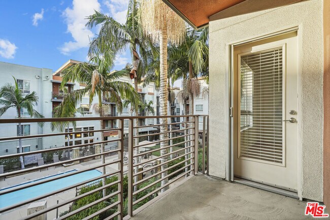 Building Photo - 100 S Alameda St