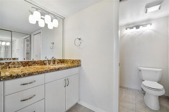 Building Photo - 6181 Balboa Cir