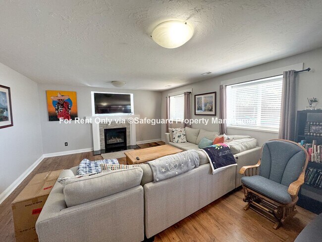 Building Photo - Wonderful Draper East Bench Home with Gorgeous Valley Views