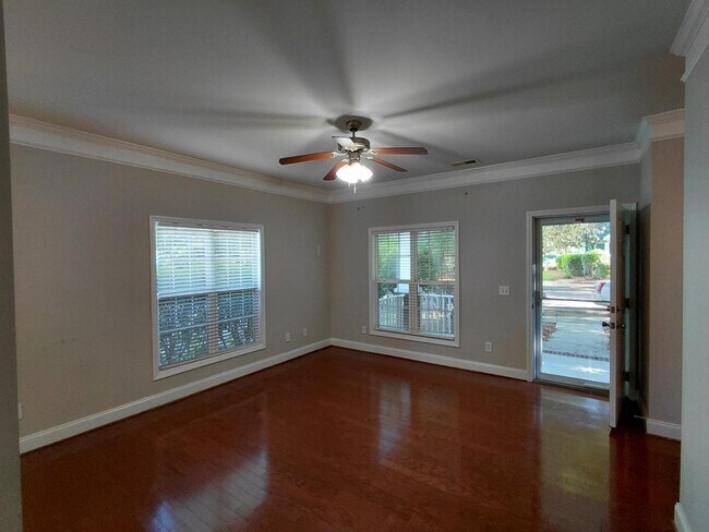 Building Photo - 300 Hampton Forest Dr