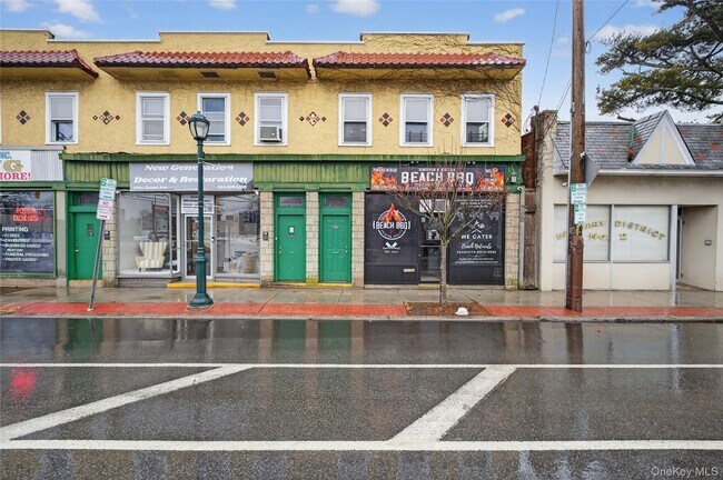 Building Photo - 2092 Grand Ave