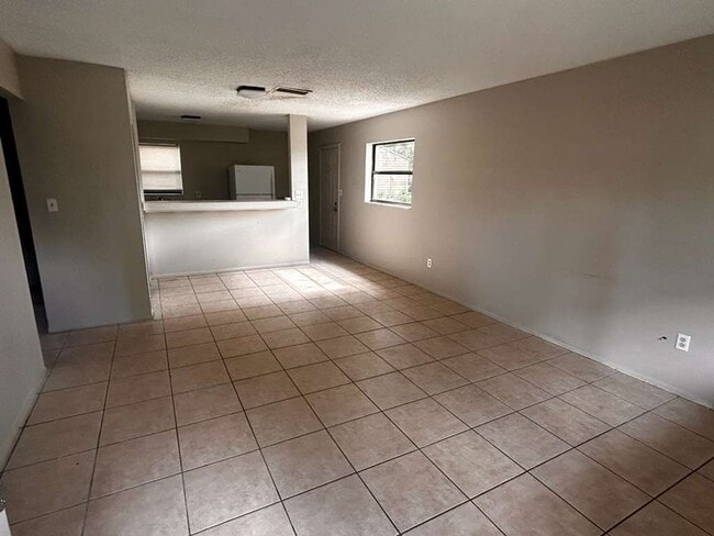 Building Photo - Stunning Updated Home with Large Fenced Yard