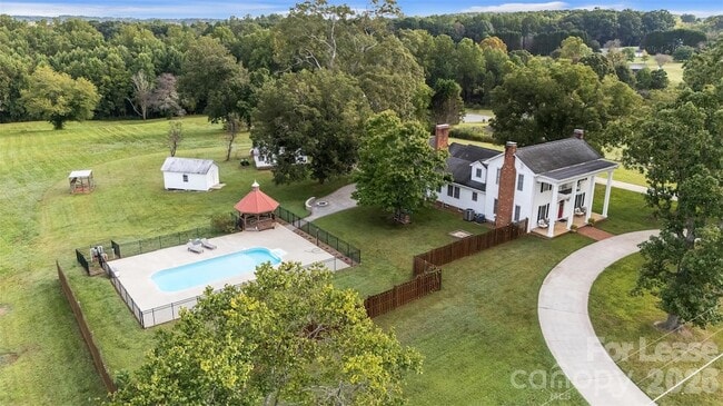 Building Photo - 462 Mock Mill Rd