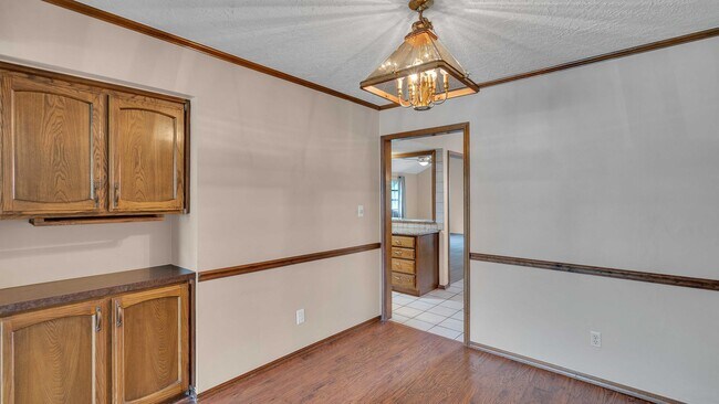 Building Photo - 3 Bed | 2 Bath | Broken Arrow