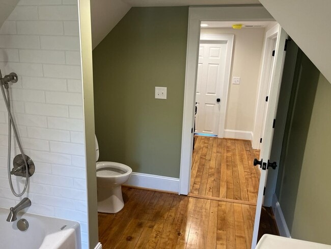 Building Photo - Modern Farmhouse for Rent in Browns Summit NC