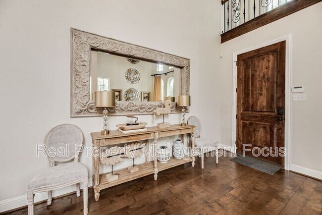 Building Photo - 3625 Funston Dr