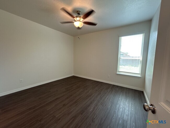 Building Photo - 5110 Rose Gdn Lp