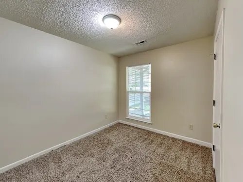 Building Photo - 4700 Cricklewood Ln