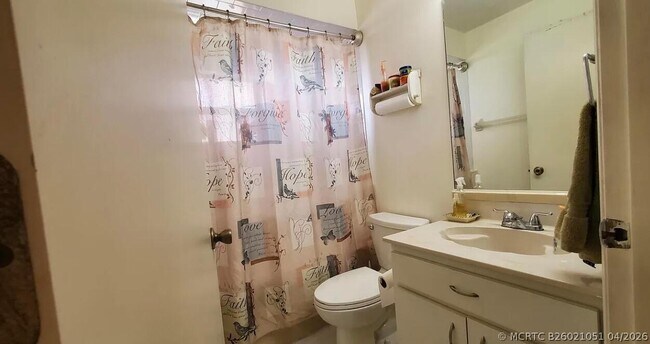 Building Photo - 3004 Suntan Ct SE