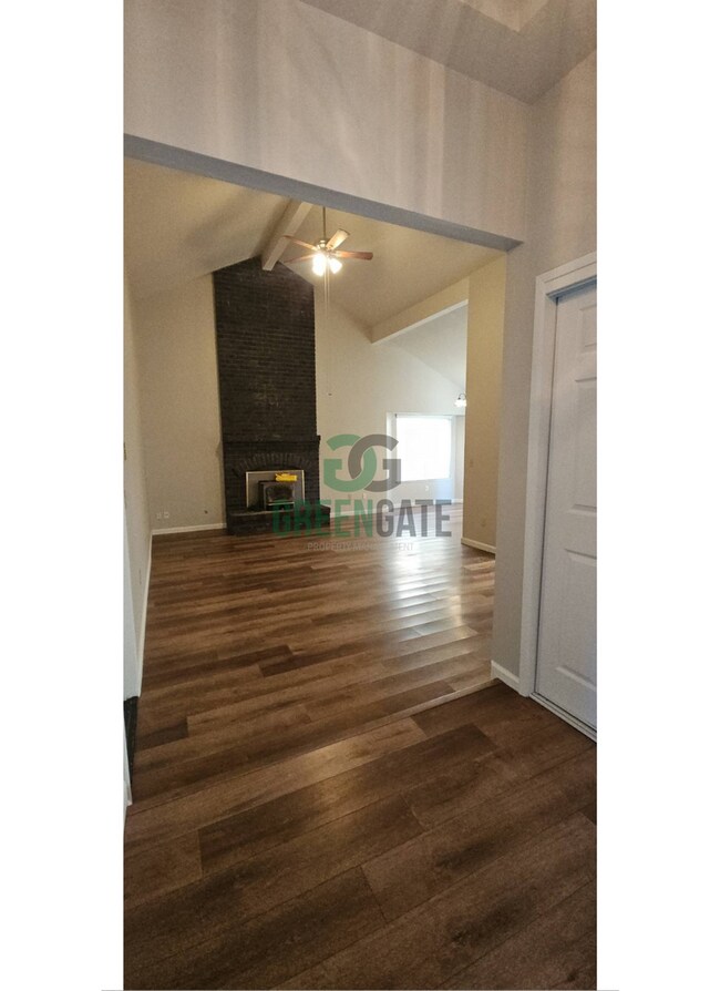 Building Photo - Now Available! Spacious 3 Bedroom, 2 Bathroom Home.