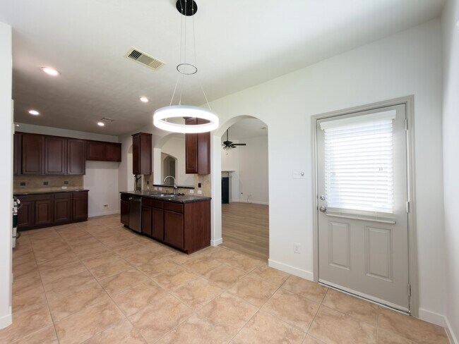 Building Photo - 2802 Ridgeglen Ln