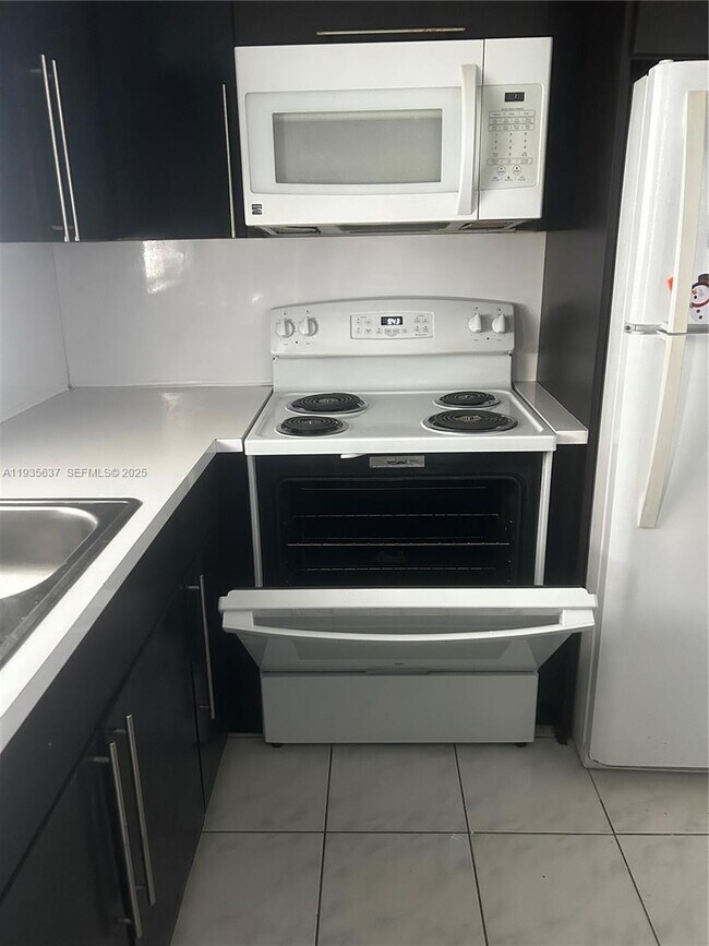 Building Photo - 2230 Jackson St