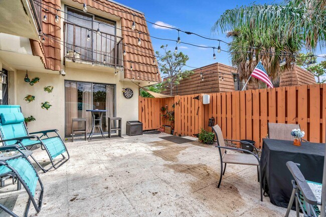 Building Photo - 148 Heritage Way