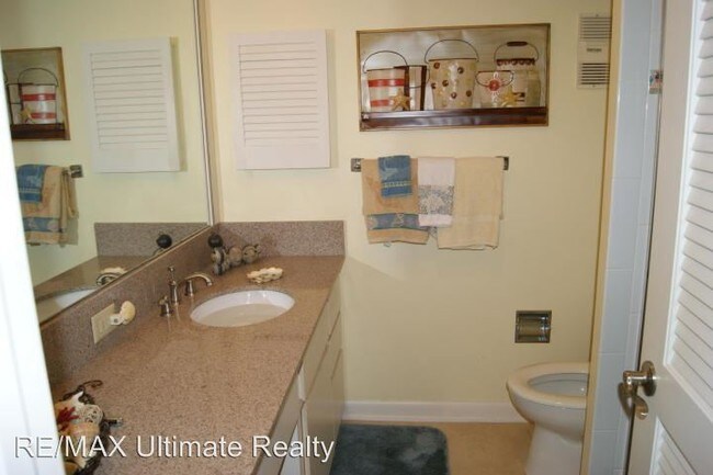 Building Photo - 1555 NE Ocean Blvd