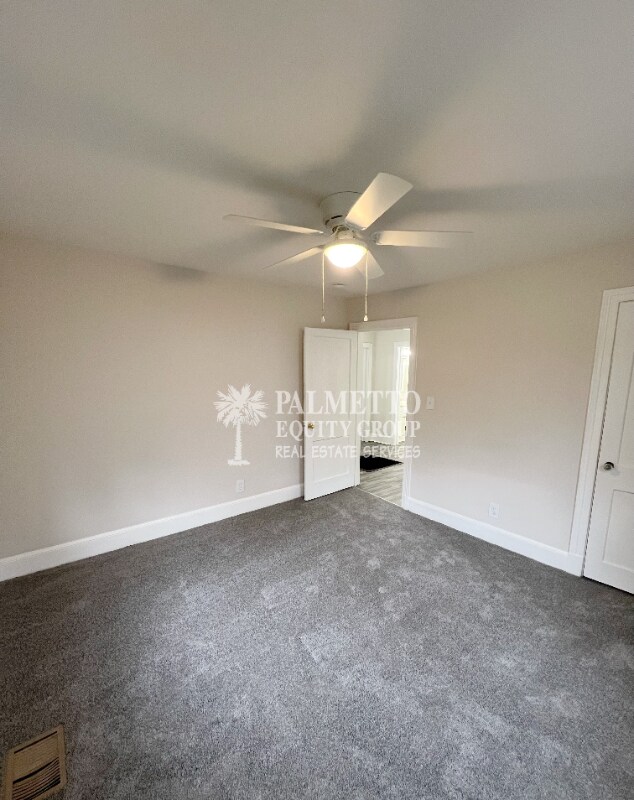 Building Photo - 1407 Oak St