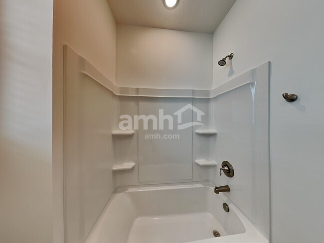 Building Photo - 8276 Northpoint Dr