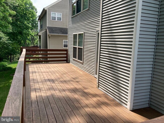 Building Photo - 126 Marsh Creek Dr