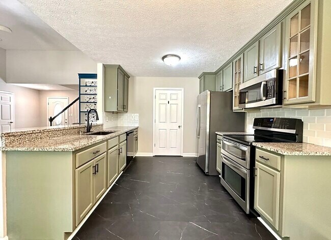 Building Photo - 1641 Cedar Springs Cir