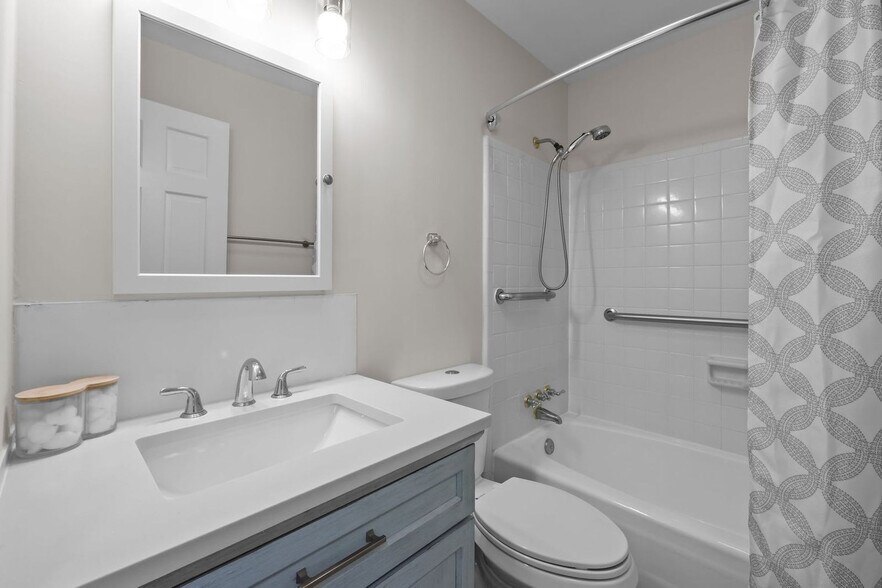 Building Photo - 1208 W Murray Ave