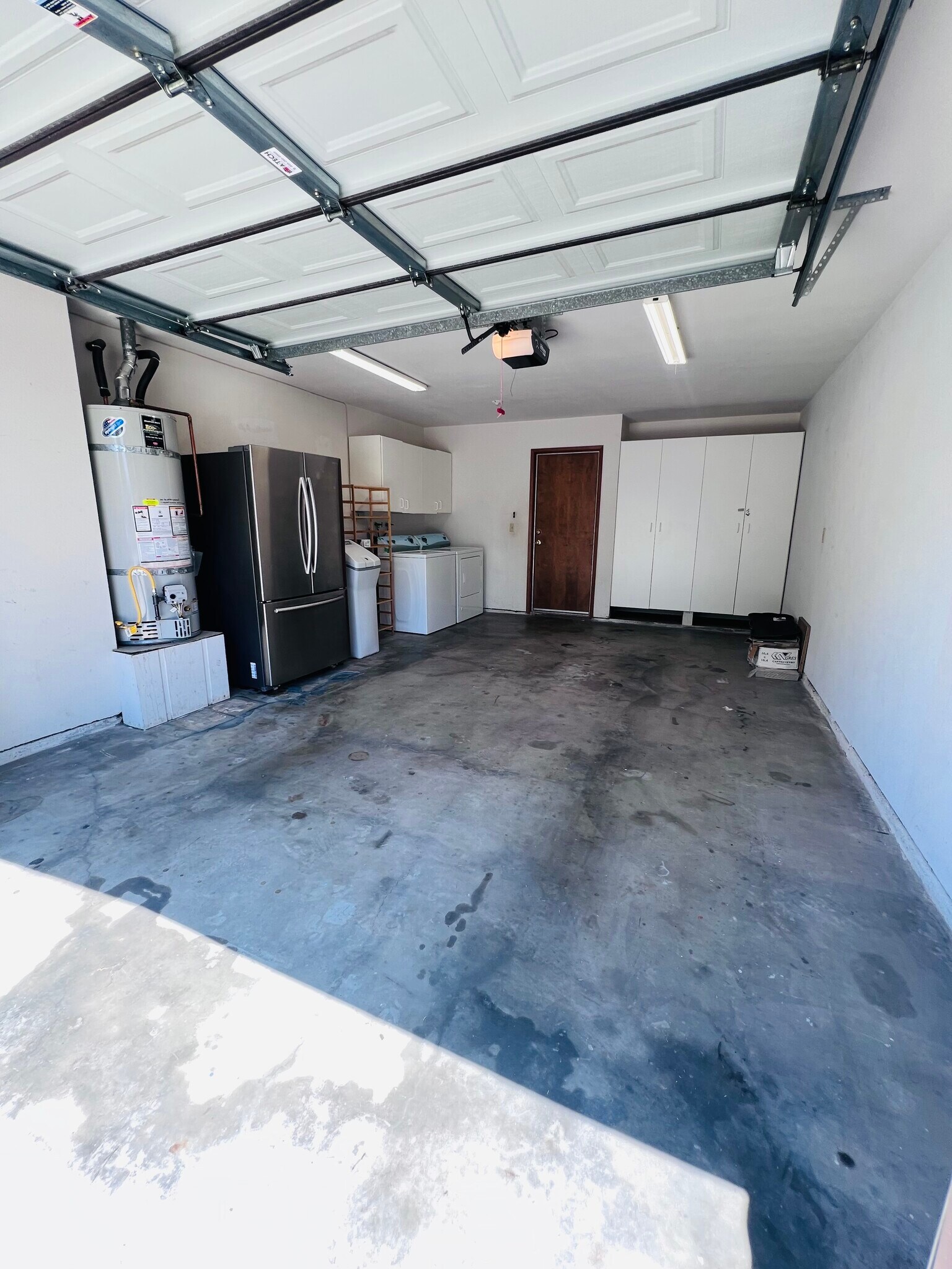 Garage w/fridge, washer & dryer - 115 Orcutt View Ct