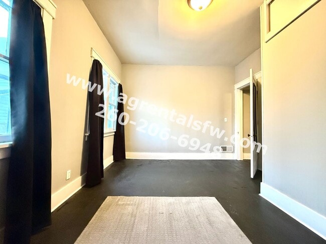 Building Photo - 209 S West St