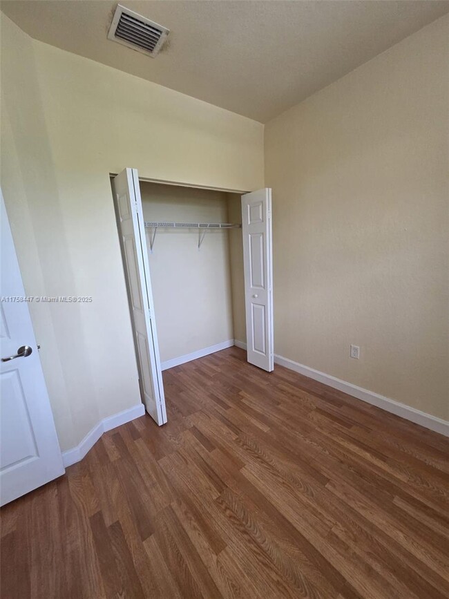 Building Photo - 3456 W 90th St