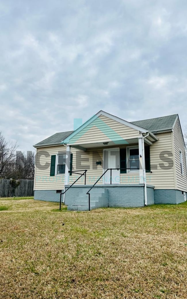 Primary Photo - 1302 Cypress St